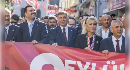 9 Eylül kortejinde dikkat çeken görüntü: CHP’li vekiller katılmadı