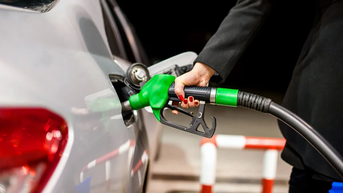 Akaryakıt fiyatlarında son durum 9 Eylül 2025: Benzin, motorin ve LPG ne kadar oldu? haberinin görseli