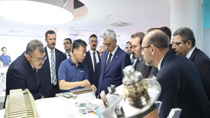 Bakan Memişoğlu Çin'de ziyaretlere devam etti haberinin görseli