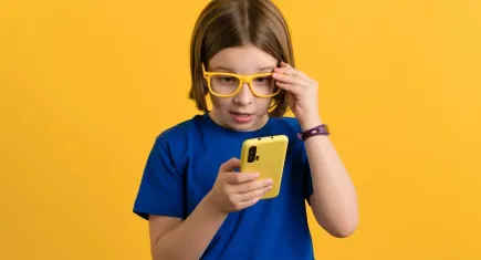 Bir ülke daha okullarda telefonu yasakladı! Artık sınıflara cep telefonu sokulamayacak..