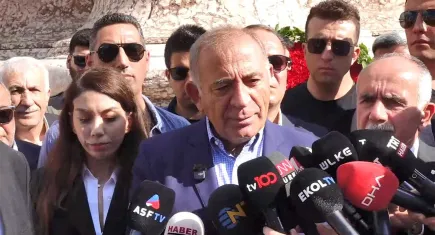 Gürsel Tekin’den CHP İl Binası tartışmasına tepki: Resmi binamız Sarıyer, biz doğru yerdeyiz