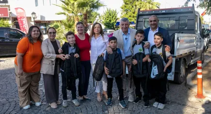 Güzelbahçe Belediyesi’nden öğrencilere kırtasiye desteği