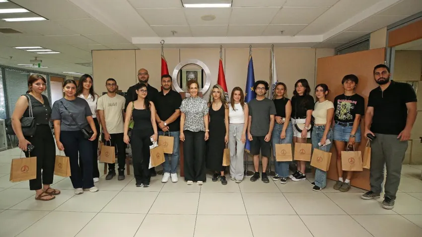 Karşıyaka’da mezun gençler Başkan Ünsal ile buluştu