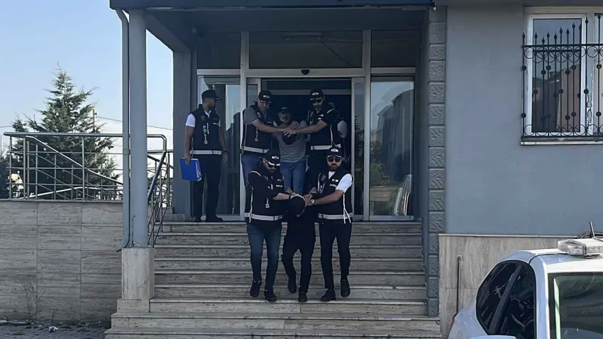 Kocaeli'de el yapımı patlayıcılı saldırı: 10 şüpheli yakalandı haberinin görseli