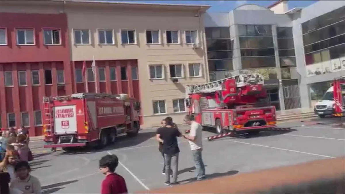 Okulda yangın paniği: Öğrenciler tahliye edildi haberinin görseli