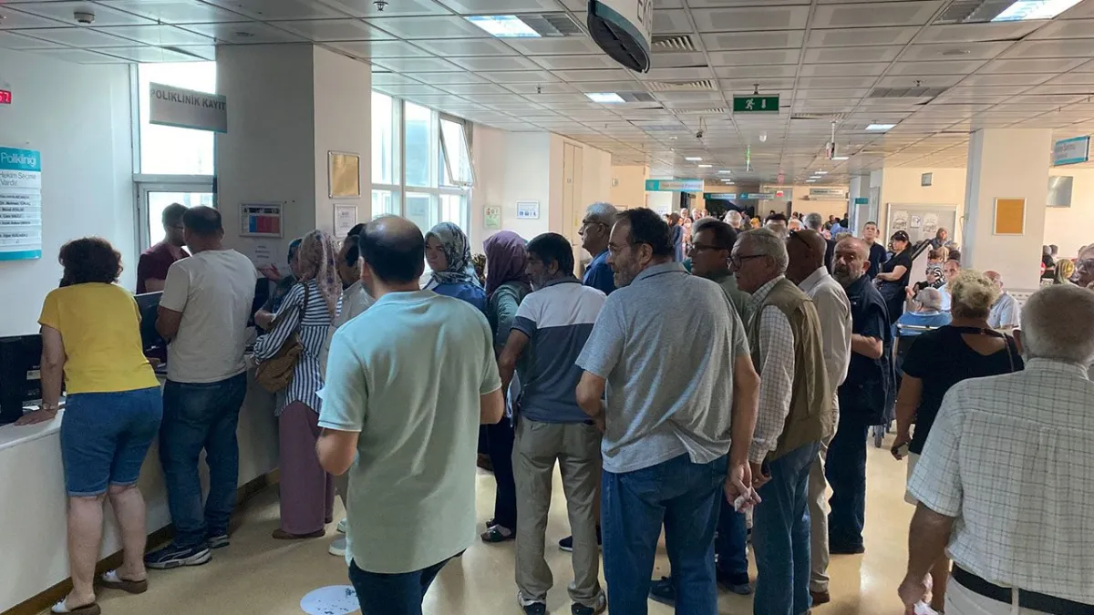 Atatürk Eğitim Araştırma Hastanesi’nde sıra bitmiyor haberinin görseli