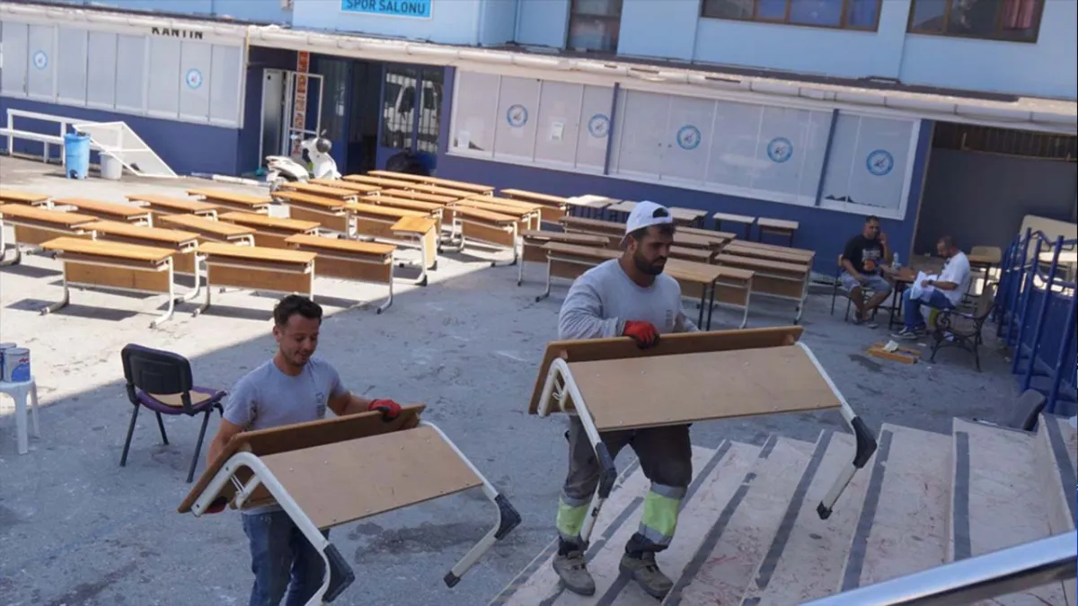 Çeşme Belediyesi’nden okullara hijyen seferberliği: Yeni eğitim yılına temiz başlangıç haberinin görseli