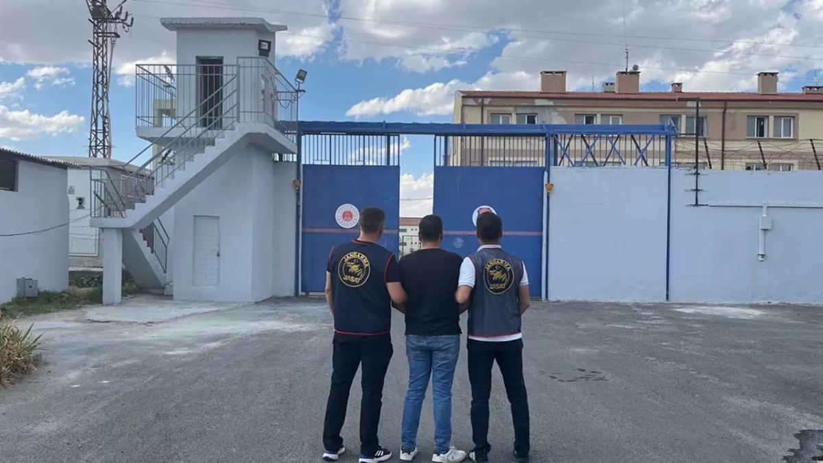 İki kardeşi öldüren baba ve oğlu tutuklandı haberinin görseli