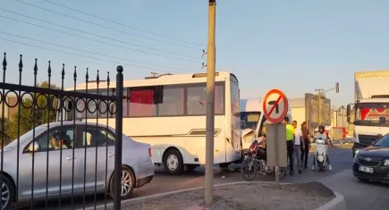 İşçi servisi ile minibüs çarpıştı: Çok sayıda yaralı var