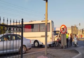 İşçi servisi ile minibüs çarpıştı: Çok sayıda yaralı var