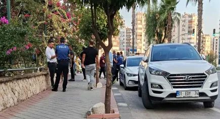 İşe alınmadı:Kızdığı için  garsonu  vurdu