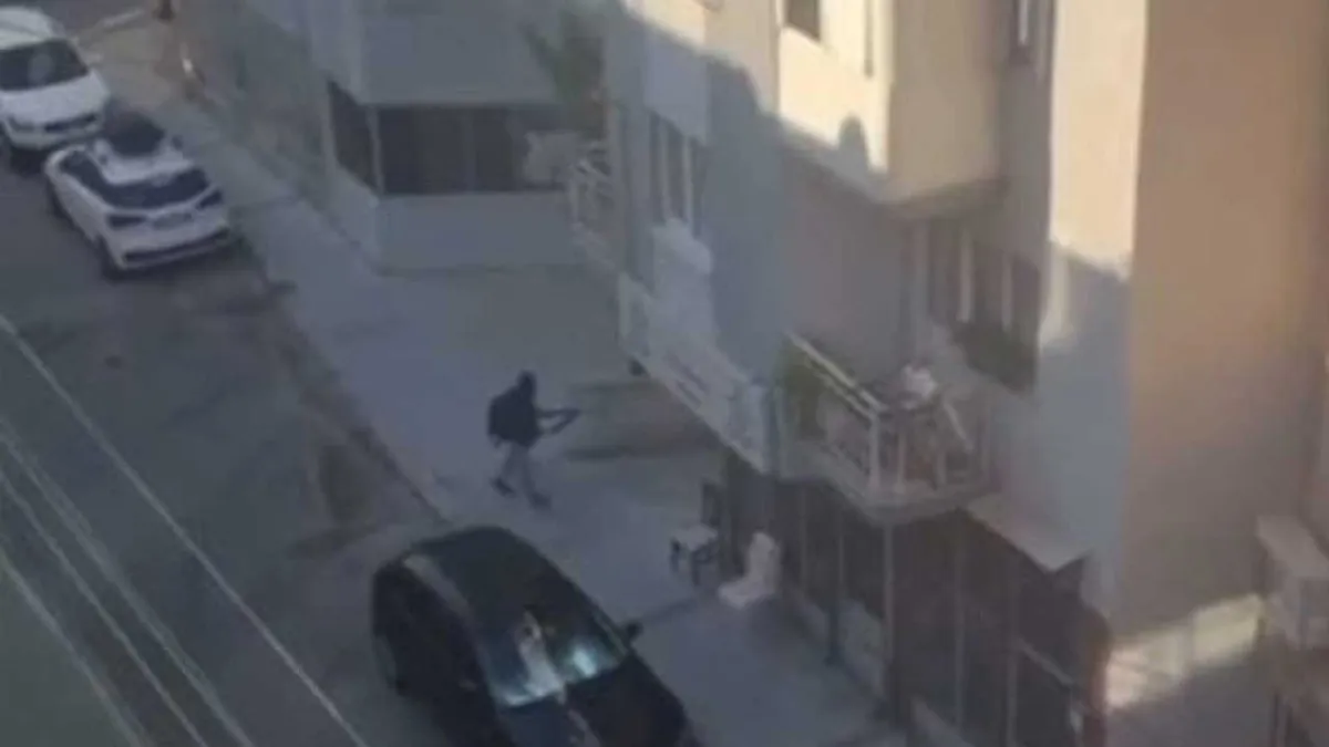 İzmir’de polis merkezine saldırıda gözaltına alınan 27 şüpheliden 16’sı serbest bırakıldı haberinin görseli