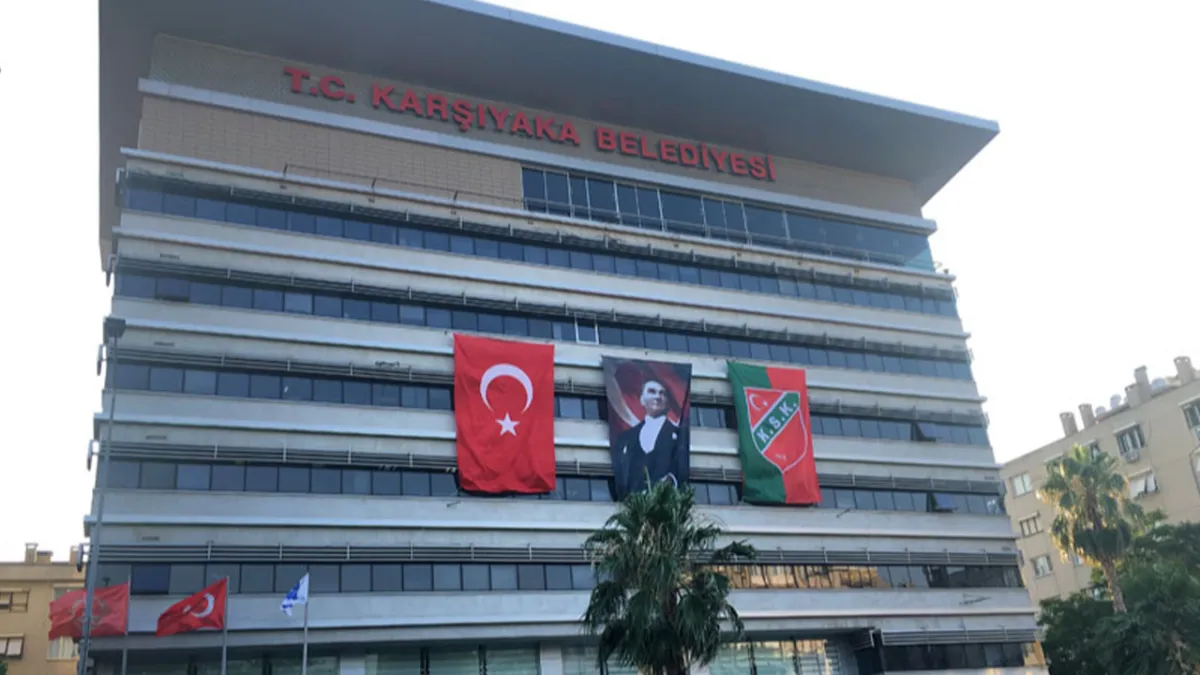 Karşıyaka Belediyesi’nde işçiler iş bıraktı: Alın terimizin hakkını istiyoruz haberinin görseli