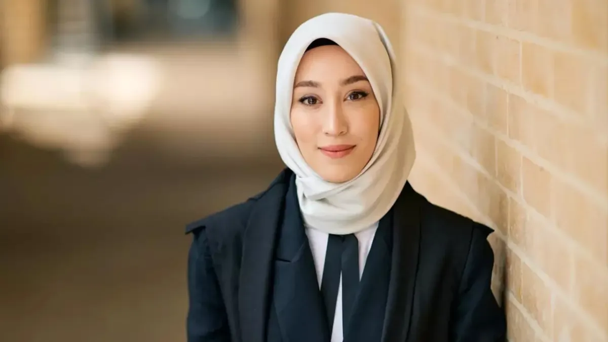Oxford&#039;un reklam yüzü oldu: Rümeysa Kadak kimdir? Rümeysa Kadak kaç yaşında milletvekili oldu? haberinin görseli