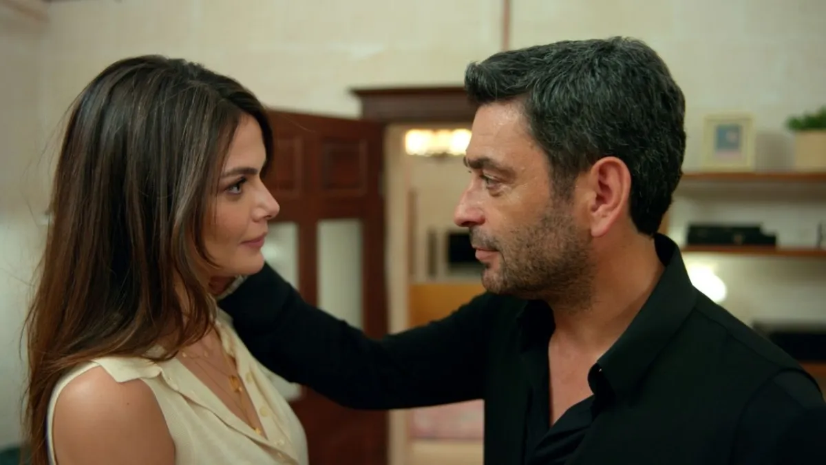 Uzak Şehir’de aşk fırtınası: Cihan ve Alya’nın kalpleri Albora Konağı’nda konuştu! haberinin görseli