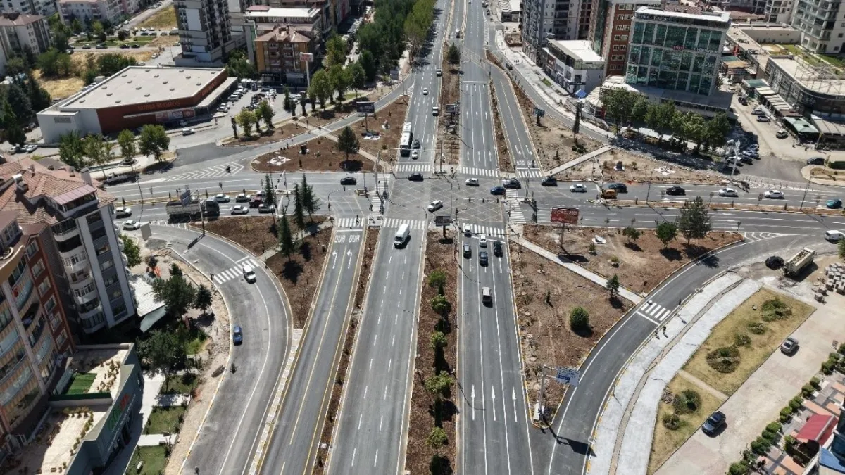 Yılda 480 milyon tl tasarruflu kavşak: Ulaştırma Bakanlığı Elazığ’daki trafiği rahatlatıyor haberinin görseli