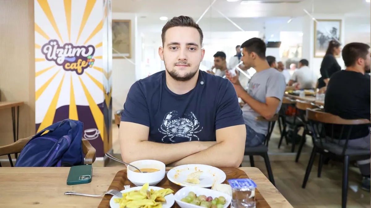Buca Belediyesi&#039;nden örnek dayanışma modeli: Tarladan sofraya ücretsiz üzüm! haberinin görseli