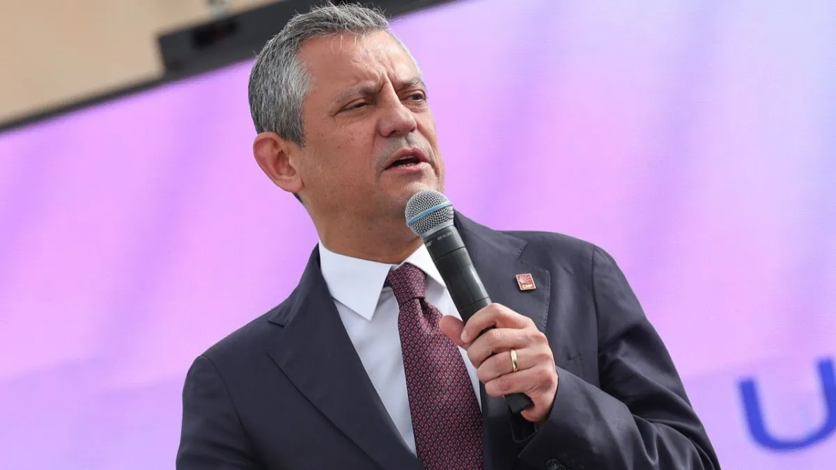 CHP Lideri Özel, İzmir’e geliyor haberinin görseli