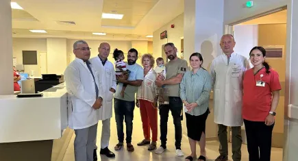 İki bebek karaciğer nakliyle hayata tutundu