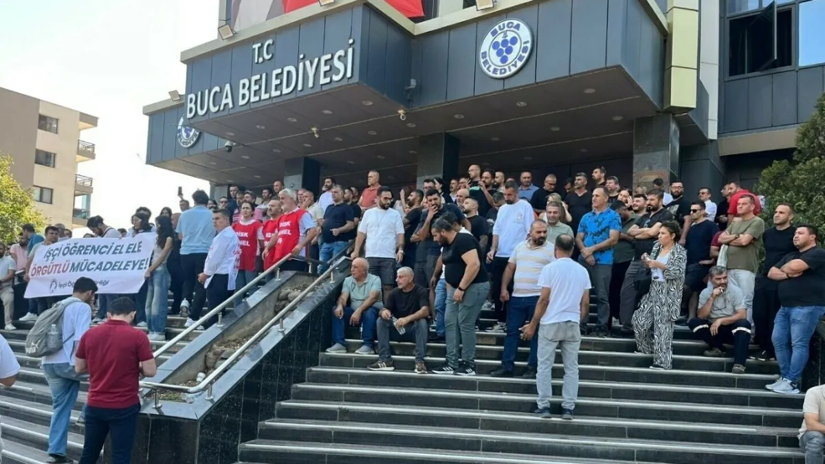 İzmir Buca’da işçiler iş bıraktı: maaş ve toplu sözleşme alacakları için belediye binasını işgal ettiler haberinin görseli