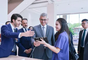 Sağlıkta dijital dönüşüm için Shenzhen’e: Bakan Memişoğlu Huawei genel merkezi’nde