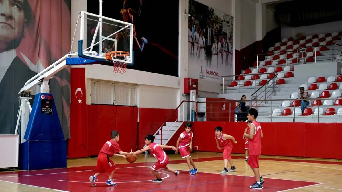 Bayraklı’da 3 Bin 500 Kişi Yaz Spor Okullarında buluştu: Kış sezonu için kayıtlar başladı haberinin görseli