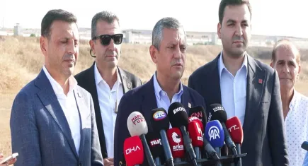 Özel, İmamoğlu duruşmasını takip etti