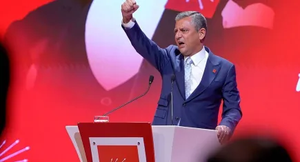 Özgür Özel’den 12 eylül mesajı: Demokrasiye sıkı sarılıyoruz, milletimizin yanındayız!
