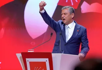 Özgür Özel’den 12 eylül mesajı: Demokrasiye sıkı sarılıyoruz, milletimizin yanındayız!