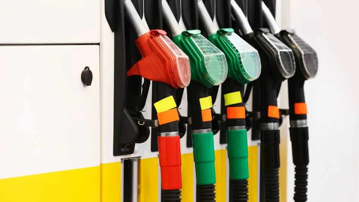 13 Eylül güncel akaryakıt fiyatları: Benzin, motorin ve LPG ne kadar oldu? İzmir motorin fiyatı haberinin görseli