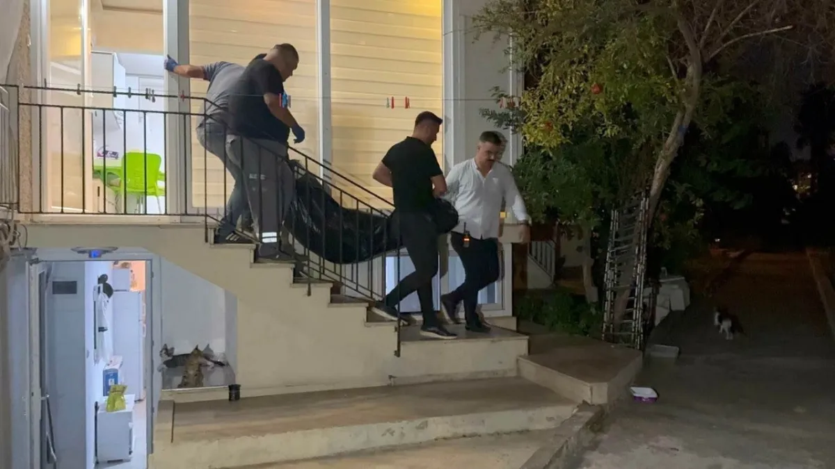 Antalya’da eski eş dehşeti: Hanım biçer evinde eşarpla boğularak öldürüldü haberinin görseli