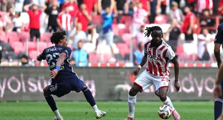 Antalyaspor deplasmandan 3 puanla döndü