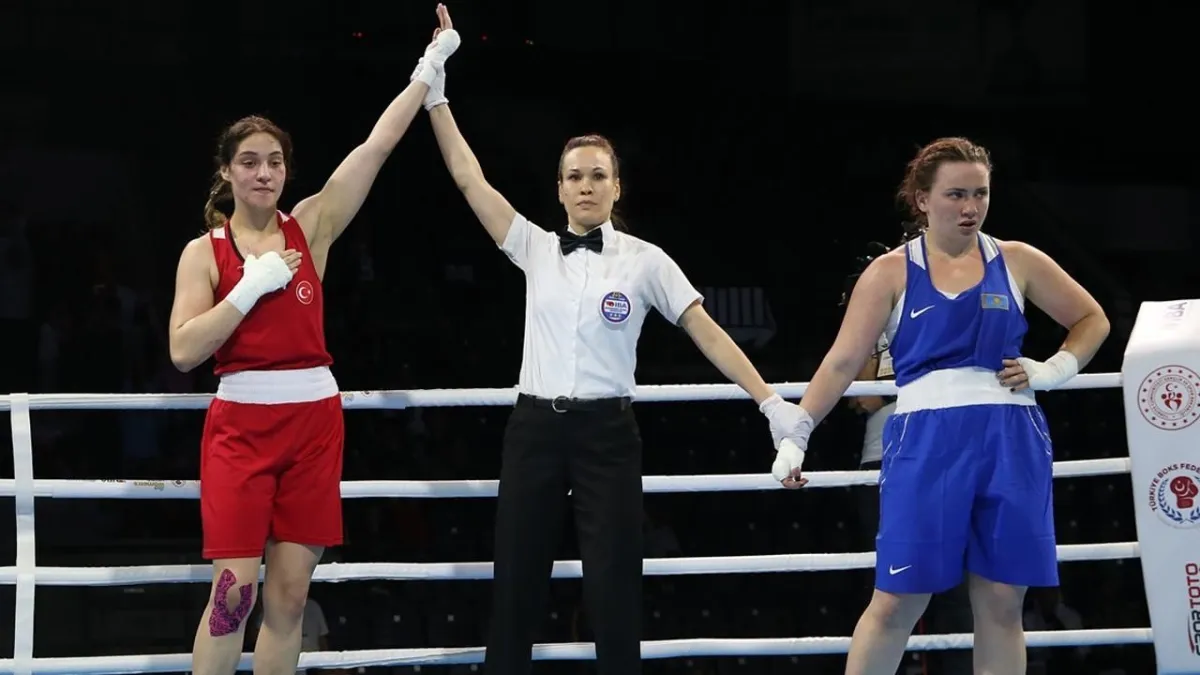 Büşra Işıldar dünya boks şampiyonası finalinde! Türk kadın boksunda tarihi anlar haberinin görseli