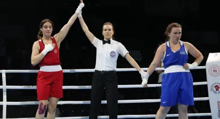 Büşra Işıldar dünya boks şampiyonası finalinde! Türk kadın boksunda tarihi anlar