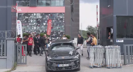 CHP MYK toplantısı öncesi sürpriz ziyaret: Gürsel Tekin binada