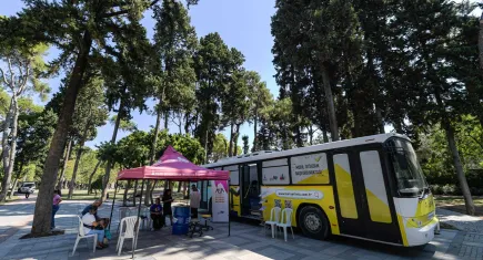 İzmir Büyükşehir Belediyesi'nden engelli yurttaşlara mobil istihdam desteği