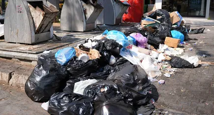 Karşıyaka’daki çöp toplama sorununa belediyeden açıklama: Depolama alanları yetersiz!
