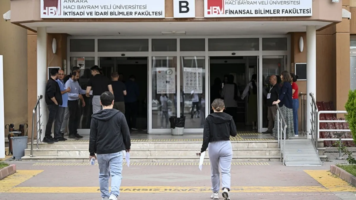 KPSS alan bilgisi sınavı ilk oturumu tamamlandı: Adaylar sonuçları heyecanla bekliyor! haberinin görseli