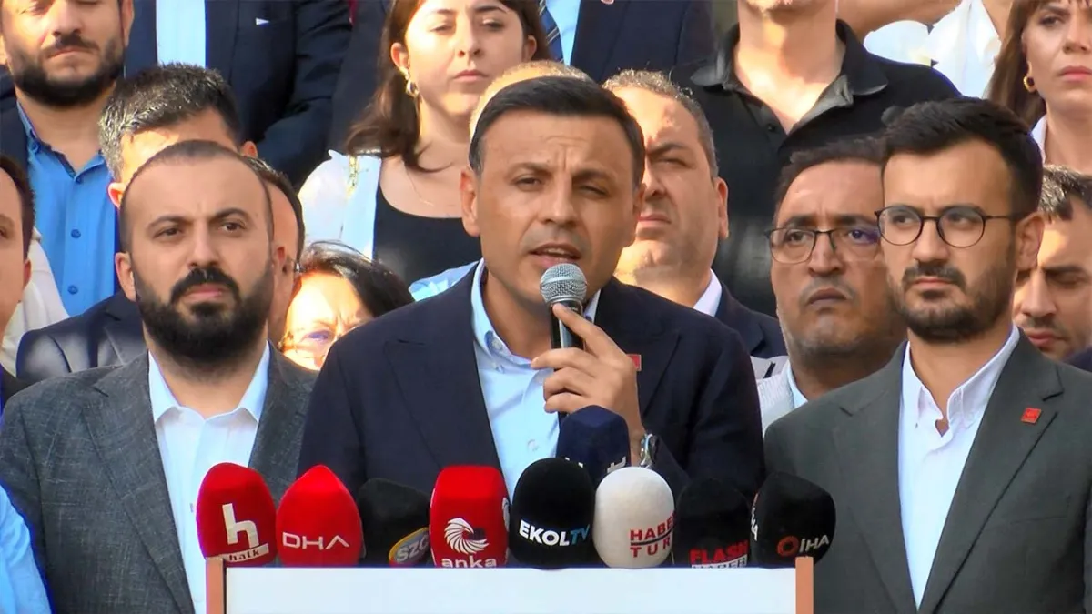 Özgür Çelik’ten Bayrampaşa tepkisi: Rantın değil, halkın yanındayız haberinin görseli