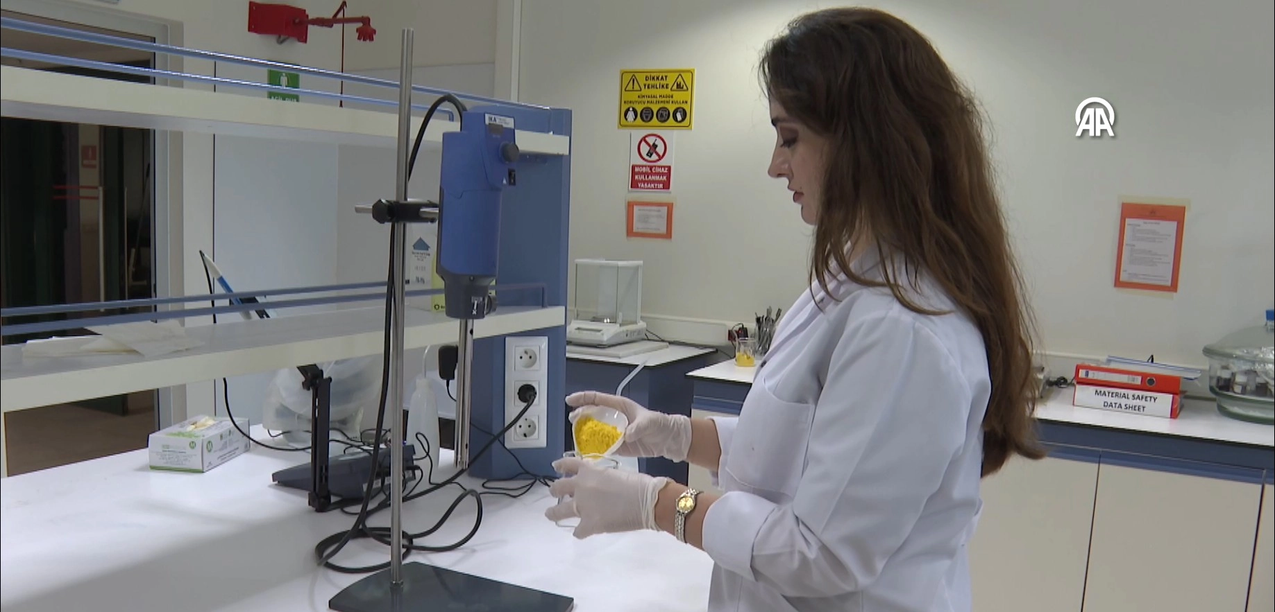 Plastik kullanımını azaltmak için portakal kabuğundan yapılan ambalaj patent aldı başlıklı video haberin görseli