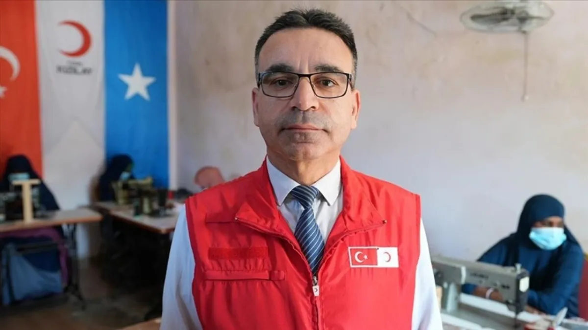 Somali’de Türk Kızılayı mucizesi: Günde 3 bin 500 kişiye sıcak yemek ve kadın mahkumlara hayat dersi haberinin görseli
