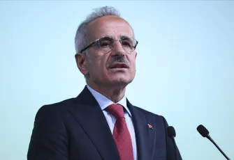 Bakan Uraloğlu açıkladı: Motorcu dostu bariyerler 300 kilometreye ulaşacak! 