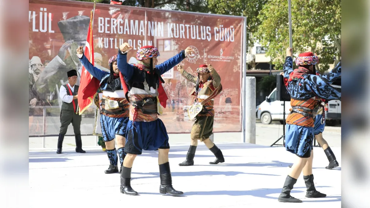 Bergama’da kurtuluş coşkusu  haberinin görseli