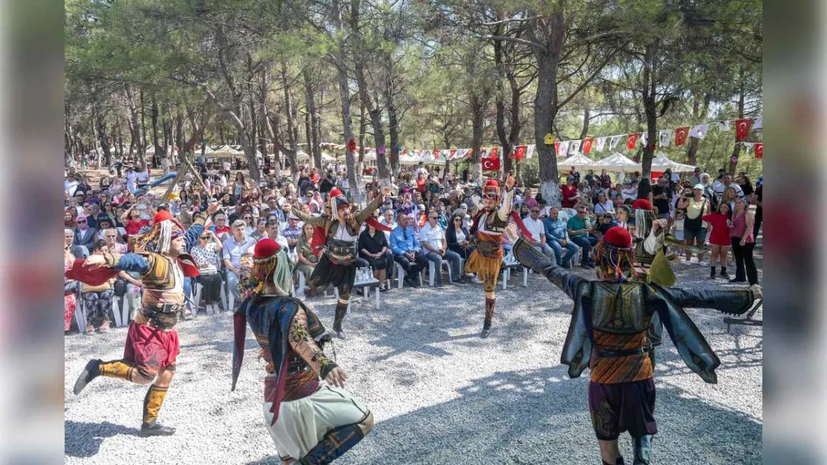 Bornova’da tatlı sofra: Türkiye’nin ilk Reçel Şenliği İzmirlileri buluşturdu!  haberinin görseli