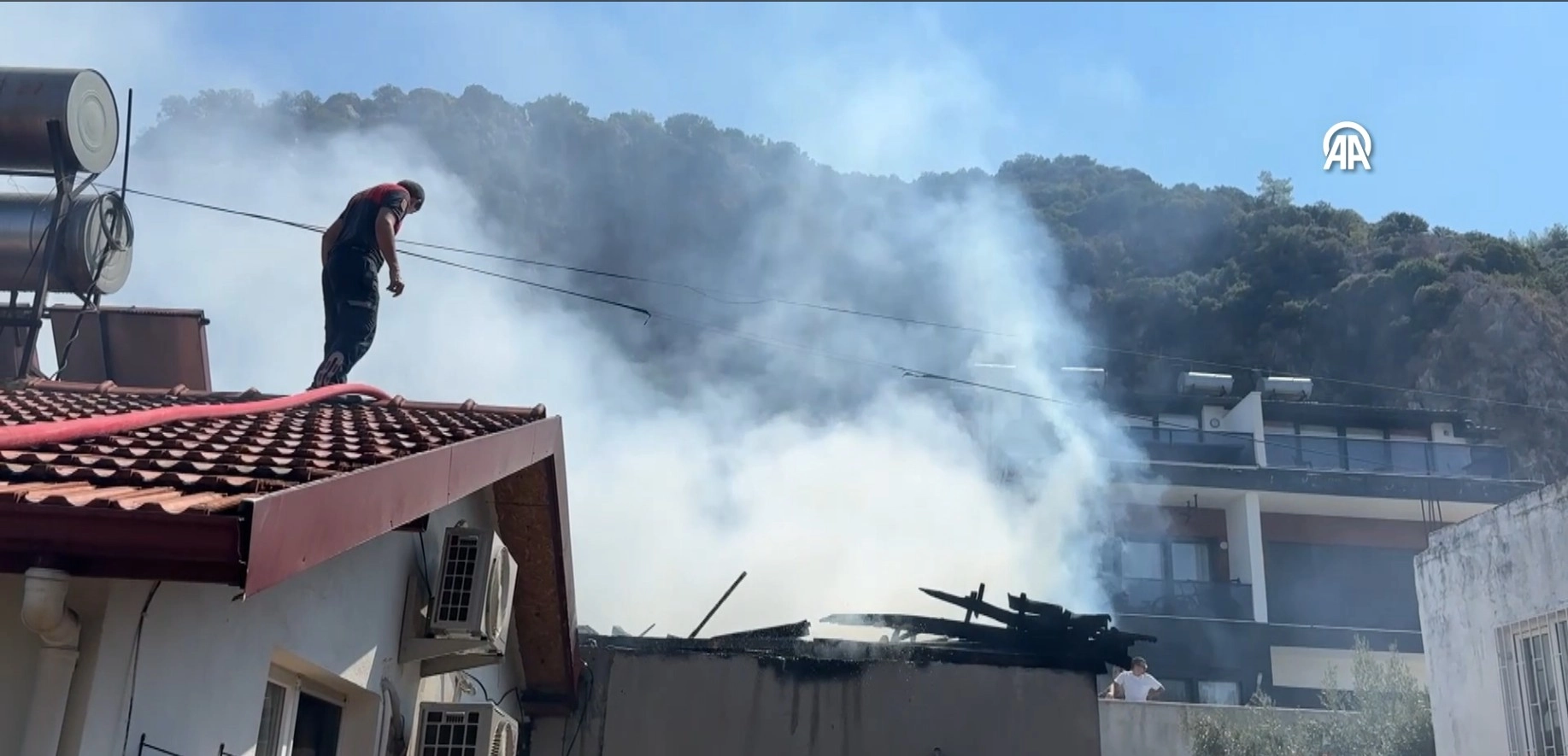 Fethiye&#039;de yangın çıkan ev kullanılamaz hale geldi başlıklı video haberin görseli