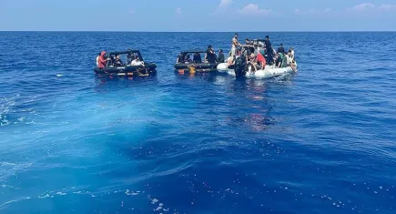 İzmir'de düzensiz göçmen operasyonu:84 düzensiz göçmen yakalandı