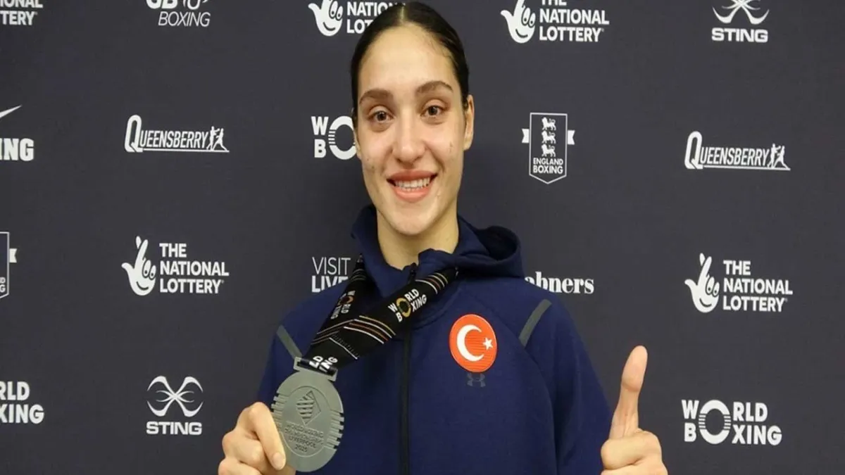 Milli boksör Büşra Işıldar, dünya ikincisi oldu haberinin görseli
