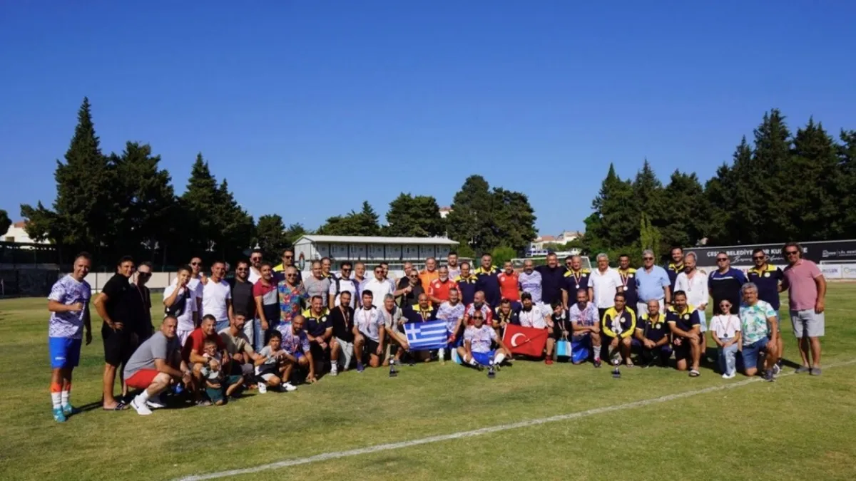 Ege’de dostluk rüzgarı esti: Çeşme - Sakız master futbol turnuvası’nda kazanan dostluk oldu! haberinin görseli
