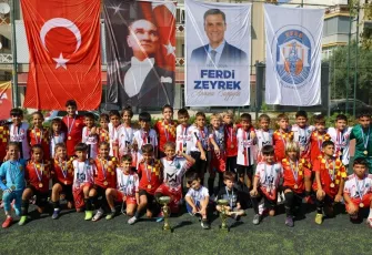 Ferdi Zeyrek anısına futbol coşkusu: 17 takımın mücadelesinde şampiyon Göztepe!