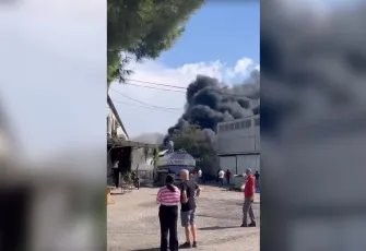İzmir haber: Aliağa'da lastik deposunda yangın